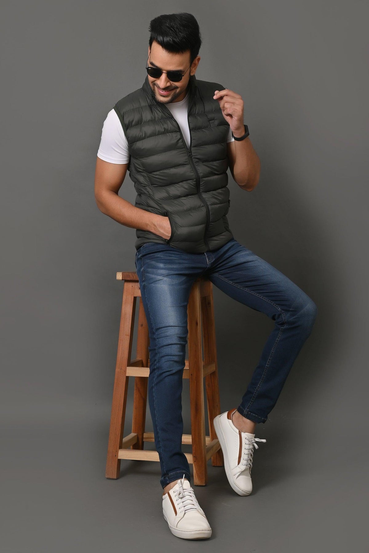 JAGURO FASHION: Men's Stylish Sleeveless Bomber Jacket For Winter|best menswear